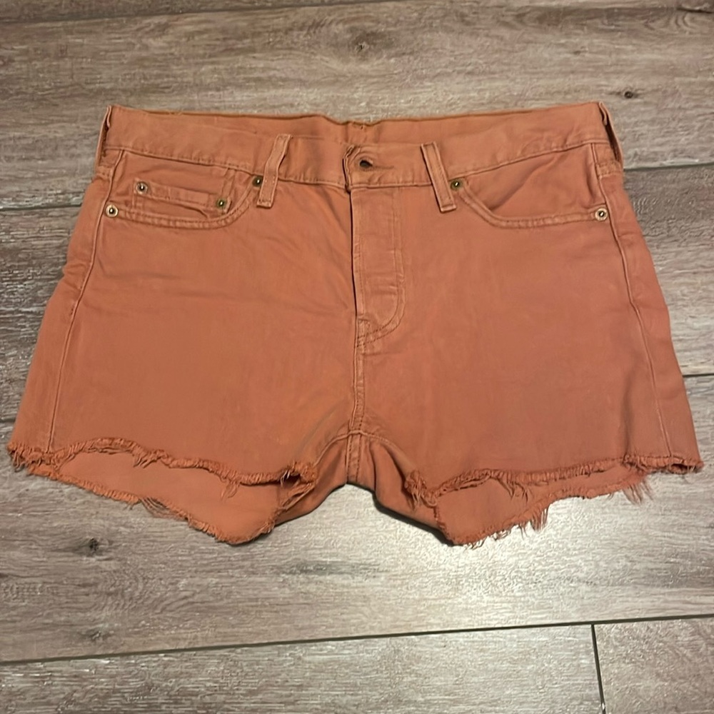 Levi’s cut off Jean shorts size 28!